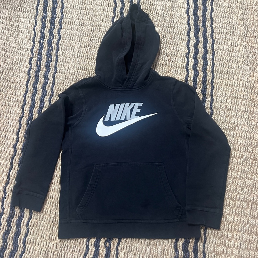 Nike Kids Black traditional Logo Hoodie. Worn twice. Size Large